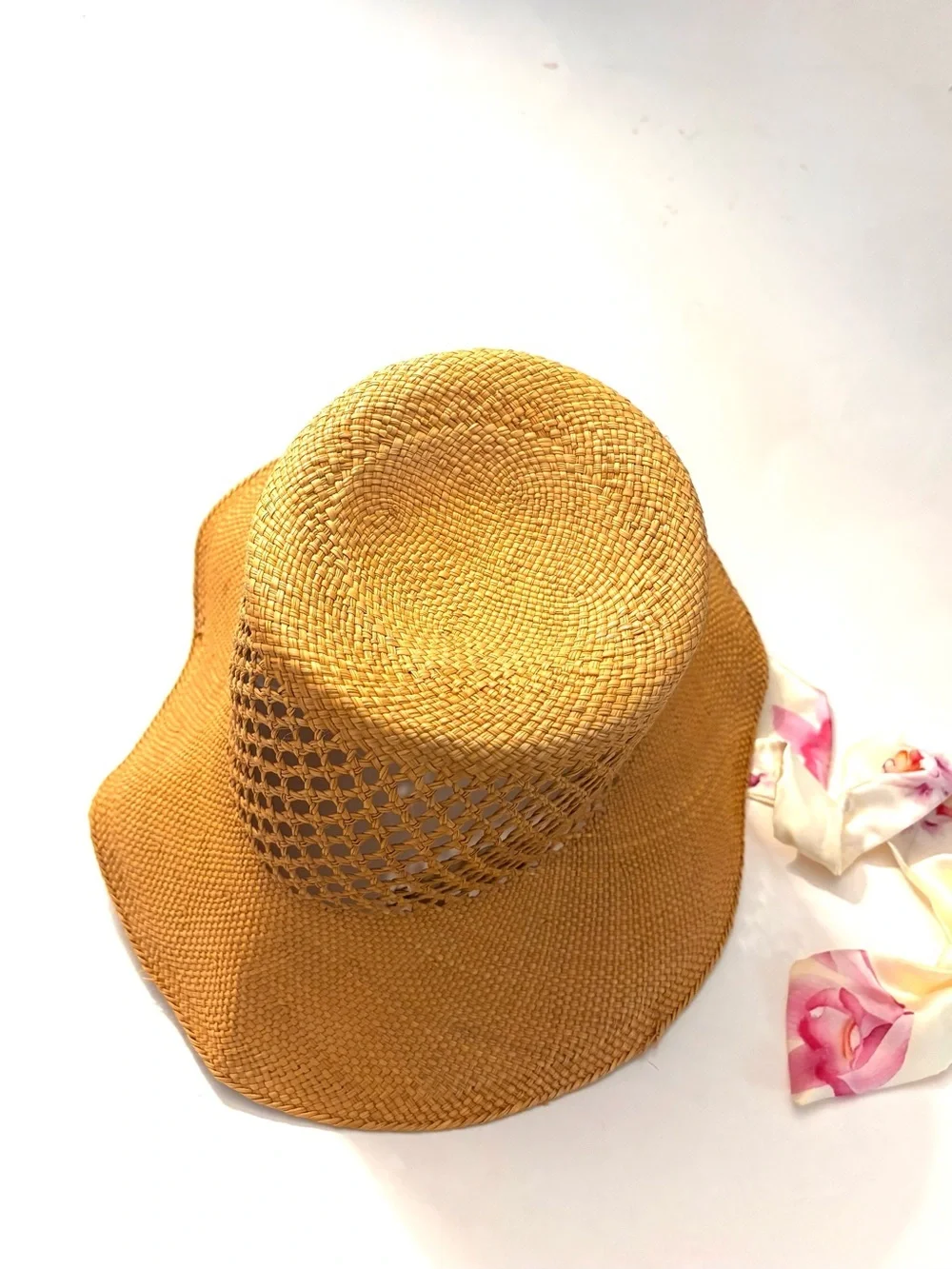 NWT MARAKI HERITAGE Beige Bucket Straw Hat with Silk Tie, vacation ready